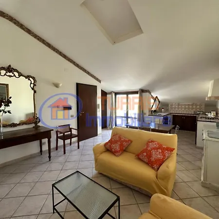 La Mansarda Di Via Galilei Apartment *